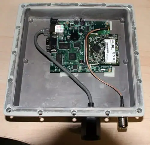 Mikrotik RB411-AR inbouwen